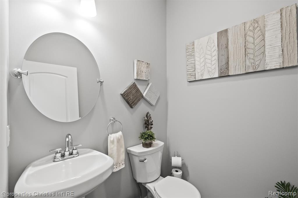 41245 Belvidere Street, Harrison Township, MI — Photo 54