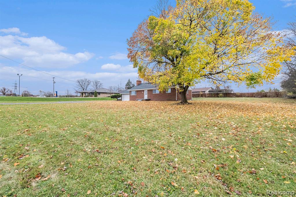 7033 BEECHER Road, Flint, MI 48532 — Photo 27
