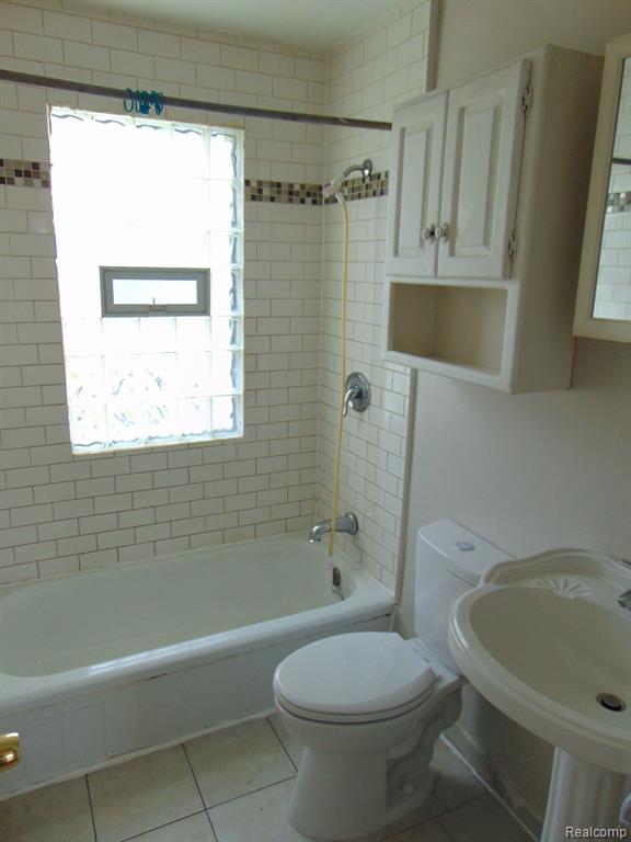 8454 SHERMAN Avenue, Warren, MI 48089 — Photo 9
