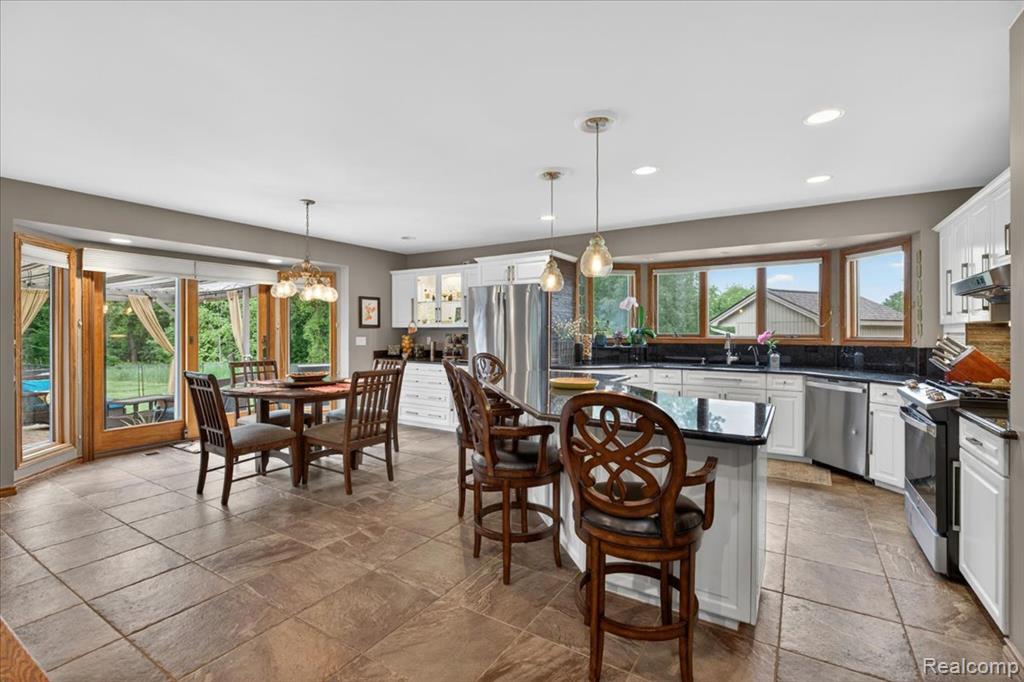 18974 Riverway Court, Clinton Twp, MI 48038 — Photo 17