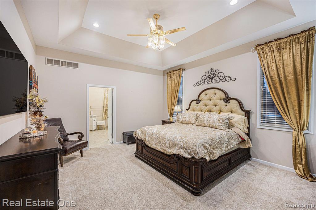 562 SPRINGVIEW Drive, Rochester, MI 48307 — Photo 19
