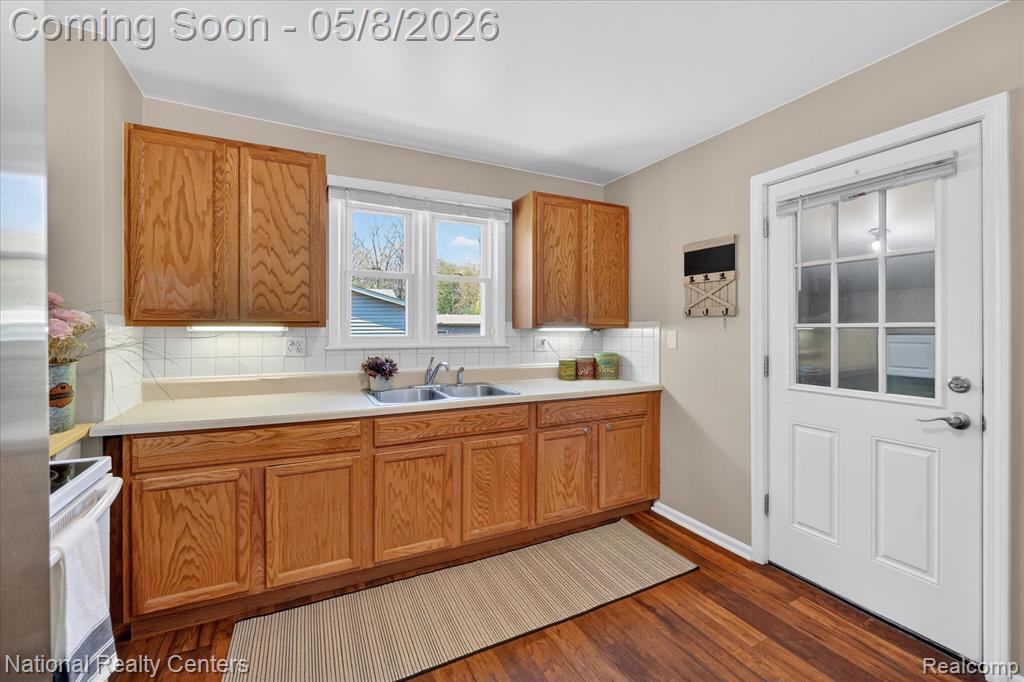 38982 Wabash Street, Romulus, MI 48174 — Photo 9