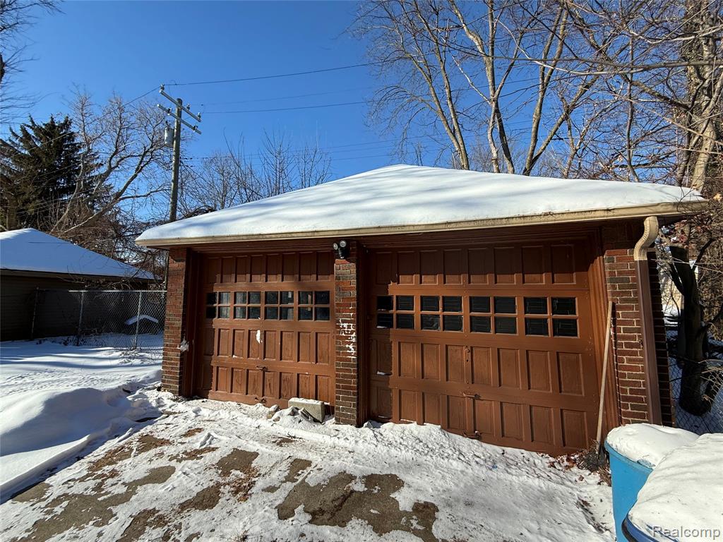 16571 Plainview Avenue, Detroit, MI 48219 — Photo 2