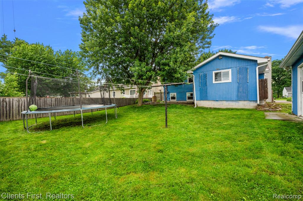 840 Saint James Street, Marysville, MI 48040 — Photo 5