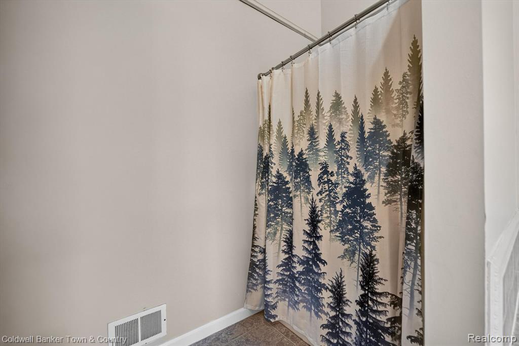 8175 Farley Road, Pinckney, MI 48169 — Photo 26