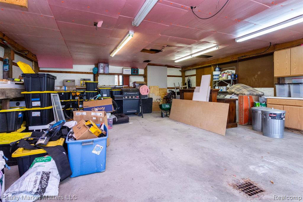781 W Davison Lake Road, Oxford, MI 48371 — Photo 18