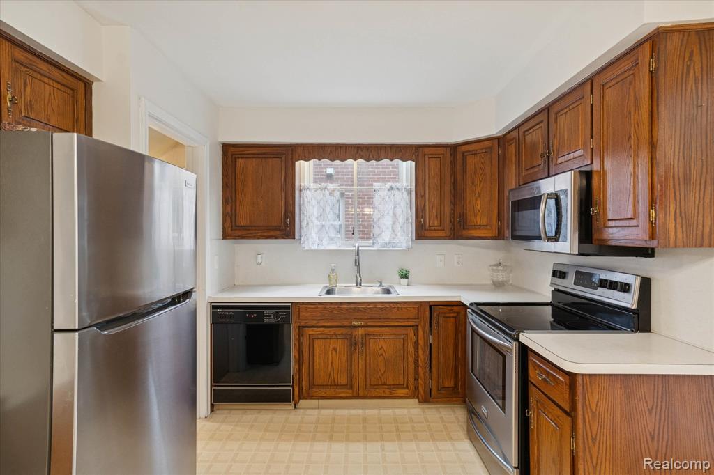 540 N York Street, Dearborn, MI 48128 — Photo 10