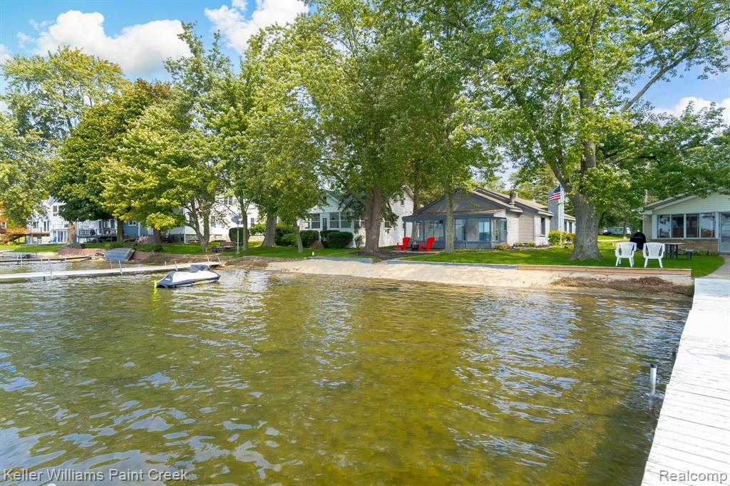 4297 HUNTERS Drive, Highland, MI — Photo 7