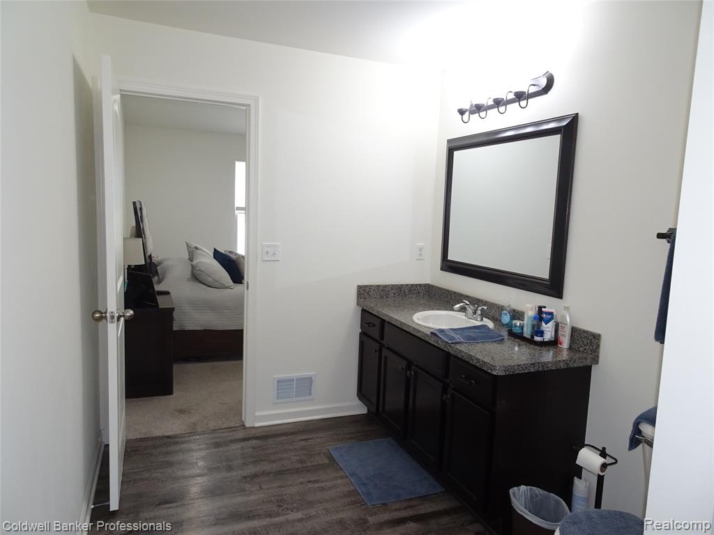 5399 Swan Drive, Burton, MI 48509 — Photo 16
