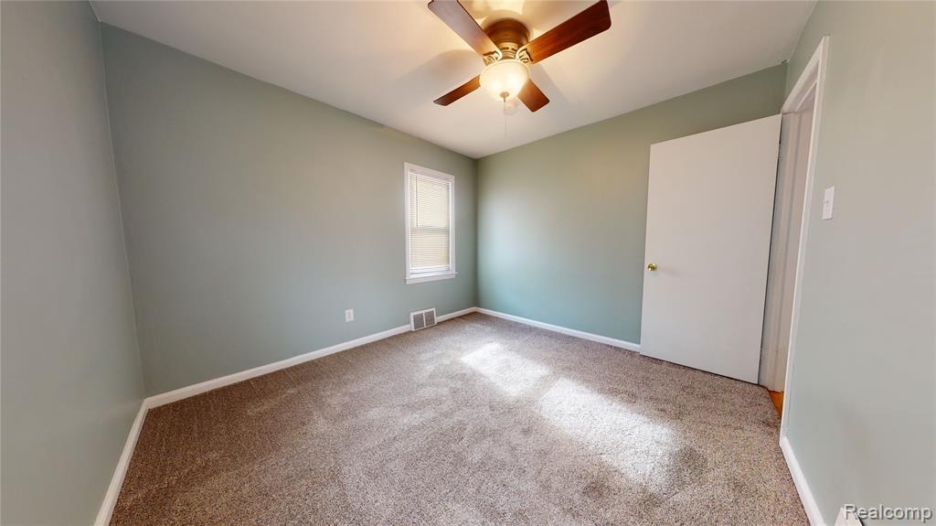 916 N Kenwood Avenue, Royal Oak, MI 48067 — Photo 14
