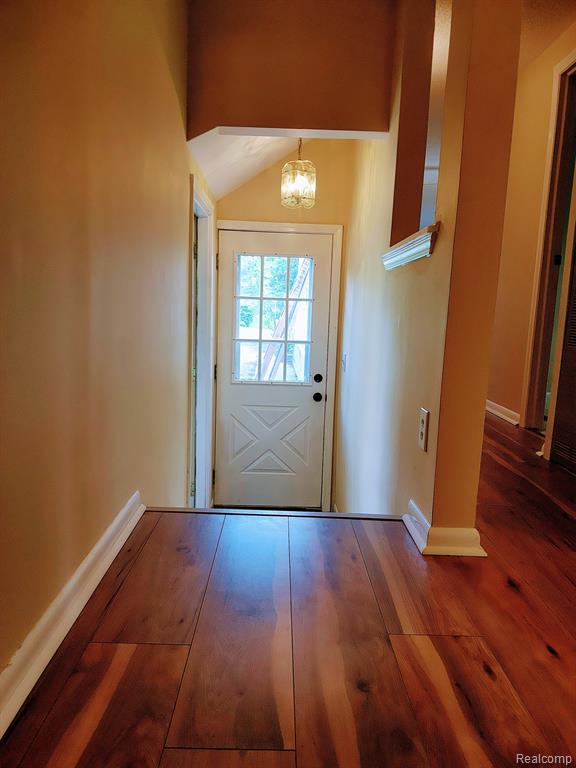 5791 MAUNEE Drive, Howell, MI 48843 — Photo 8