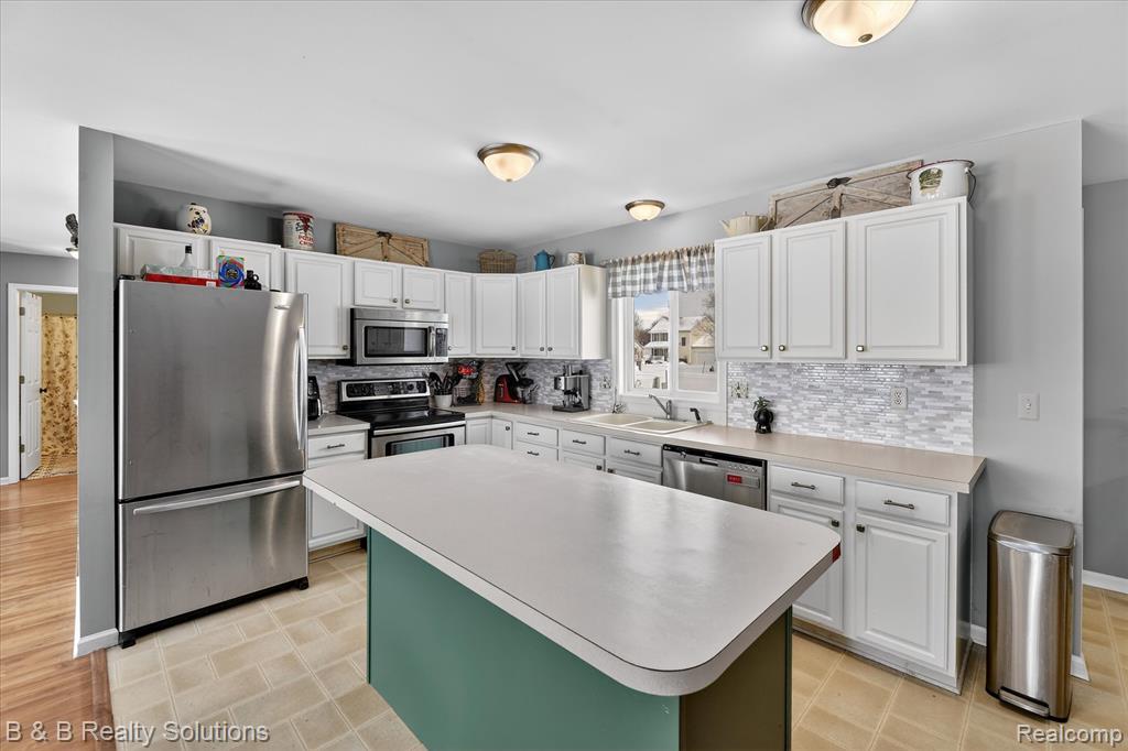 5769 Cobblestone Drive, North Branch, MI 48461 — Photo 14