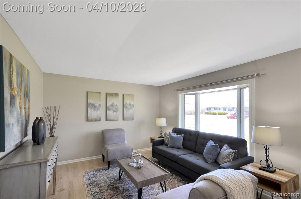 45064 Hecker Drive, Utica, MI 48317 — Photo 4