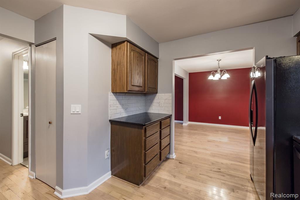 5285 WOODCREEK Trail, Clarkston, MI — Photo 17