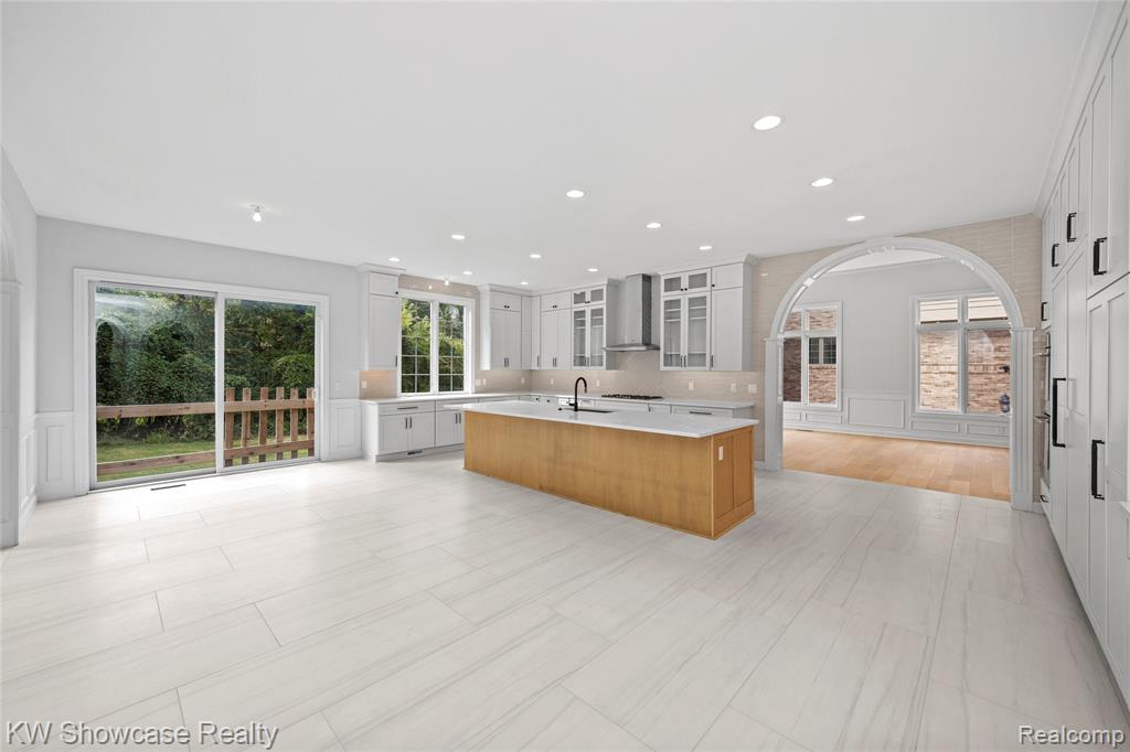 5512 Essex Court, West Bloomfield, MI — Photo 29