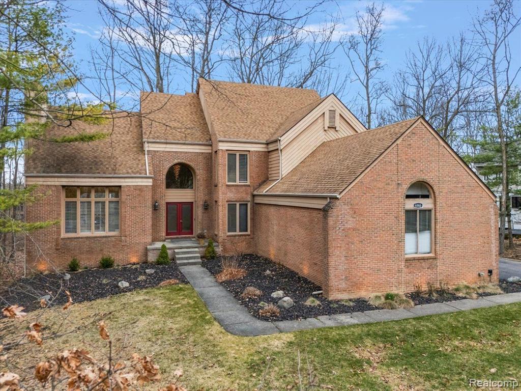 6988 LAKEMONT Circle, West Bloomfield, MI 48323 — Photo 2