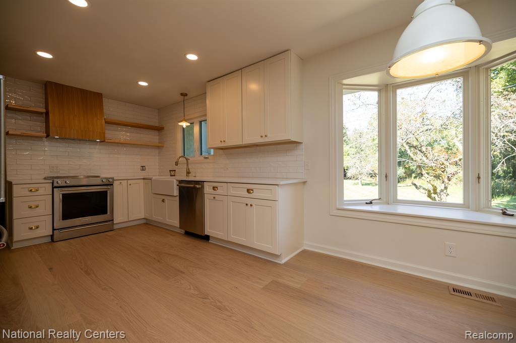 6050 UPPER STRAITS Boulevard, West Bloomfield, MI 48324 — Photo 14