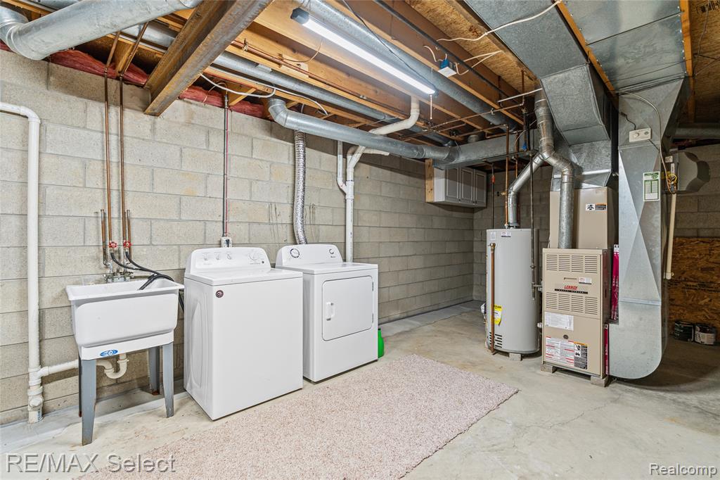 580 Oakbrook Circle, Flushing, MI 48433 — Photo 40
