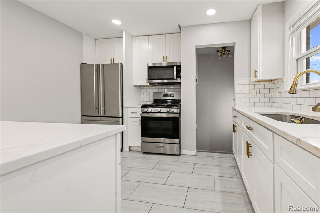 7624 Yacht Avenue, Warren, MI 48091 — Photo 15