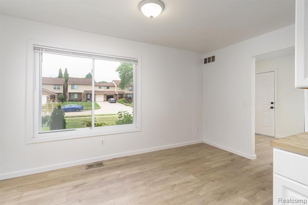3104 Woods Circle, Detroit, MI 48207 — Photo 16