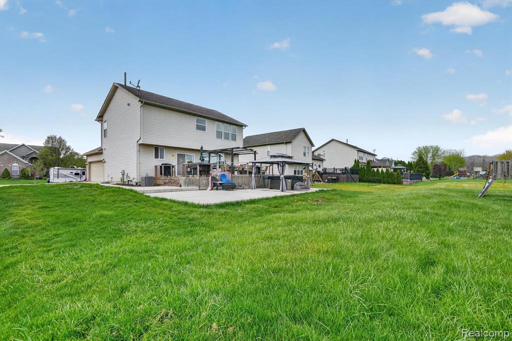 27735 E Mockingbird Drive, Flat Rock, MI 48134 — Photo 33
