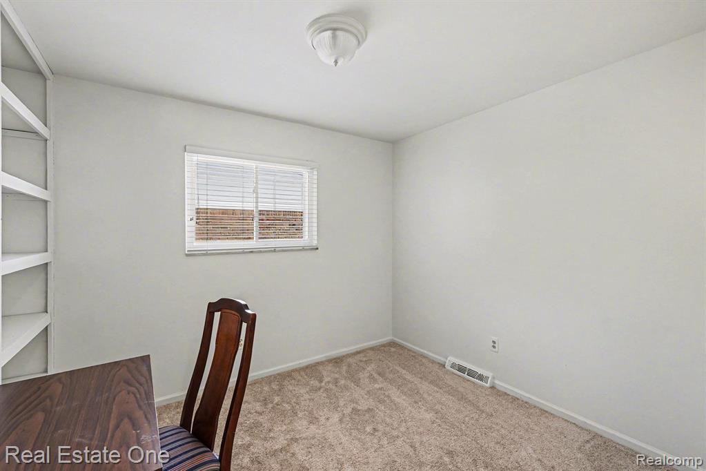 6605 Emerald Lake Drive, Troy, MI 48085 — Photo 11