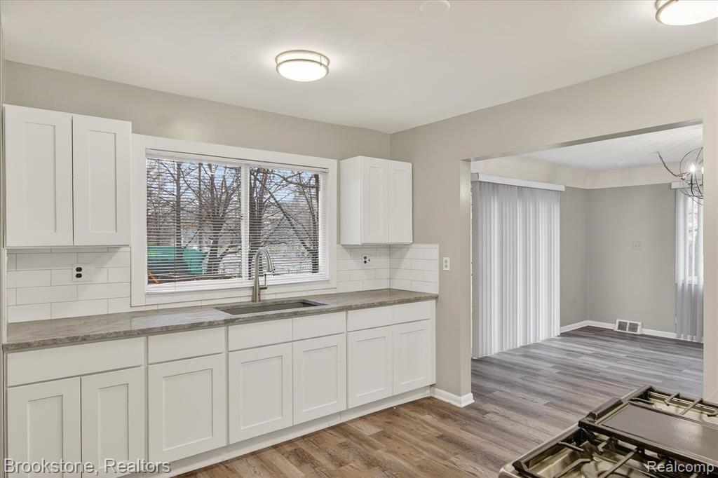 2555 W Boston Boulevard, Detroit, MI 48206 — Photo 12