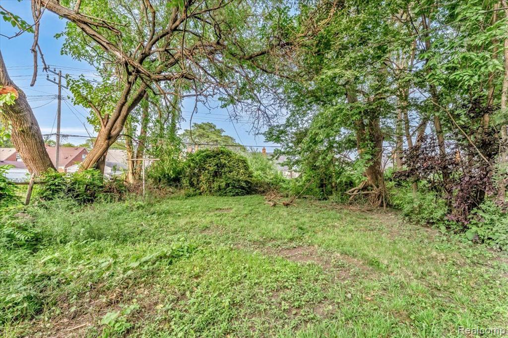 9108 CLOVERLAWN Street, Detroit, MI 48204 — Photo 19