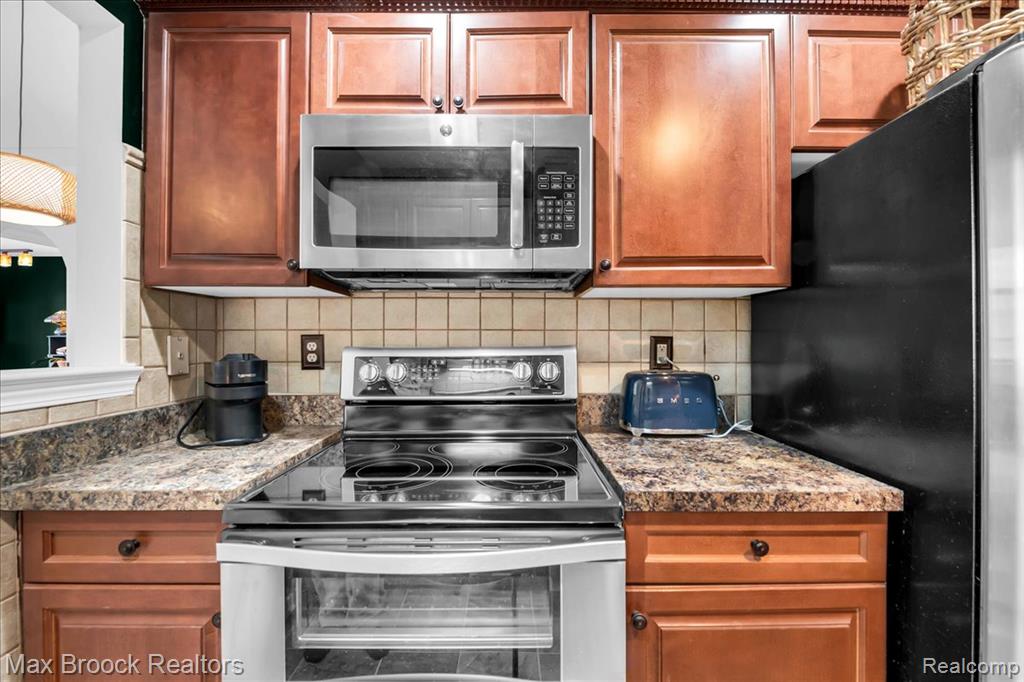 41 N Squirrel Road, Auburn Hills, MI 48326 — Photo 10