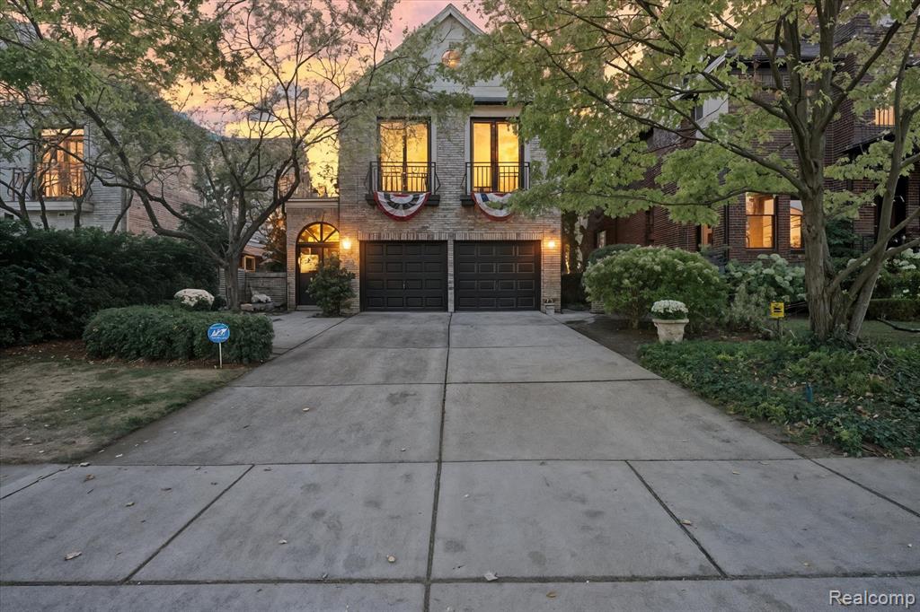 596 Henrietta Street, Birmingham, MI 48009 — front exterior