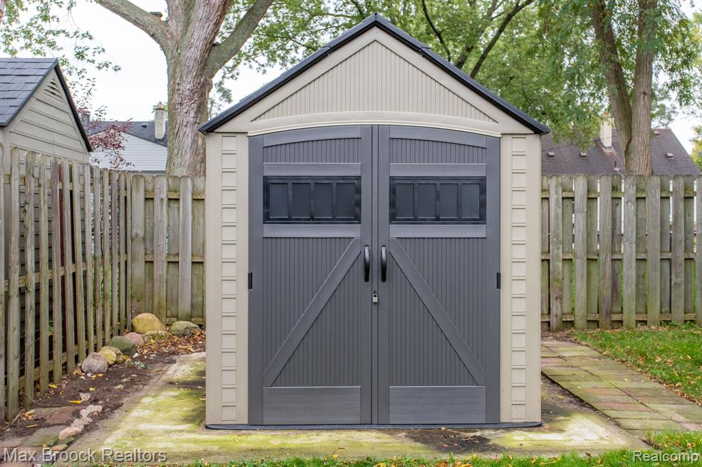 506 AMELIA Avenue, Royal Oak, MI 48073 — Photo 37
