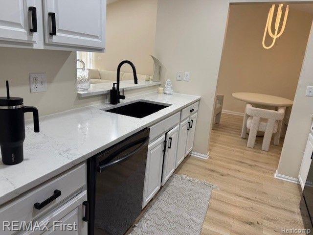 43195 WOODBRIDGE Drive, Clinton Twp, MI 48038 — Photo 19