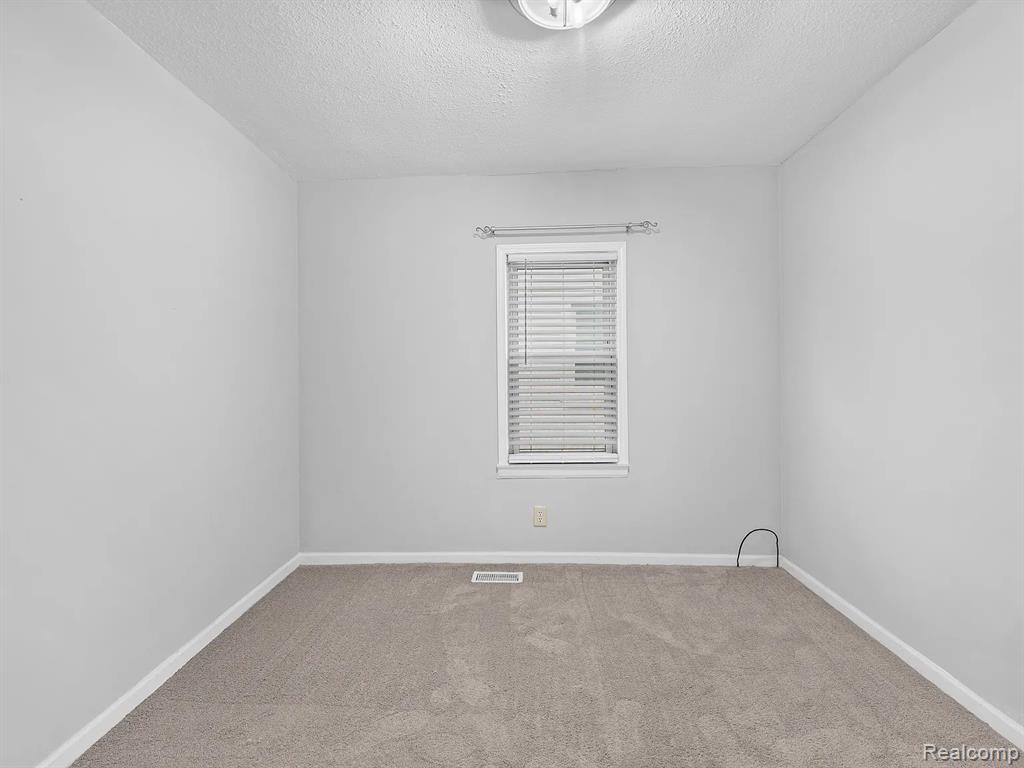 419 W 12 Mile Road, Royal Oak, MI 48073 — Photo 19