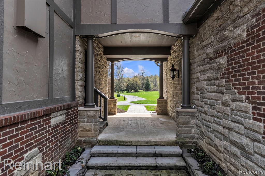 6785 Brookside Lane, Plymouth, MI 48170 — Photo 7