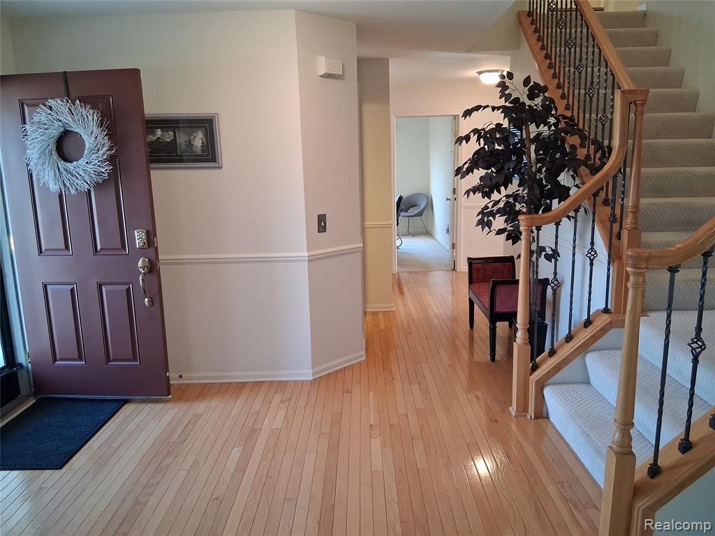 415 Lake Laura Drive, Pontiac, MI 48341 — Photo 21