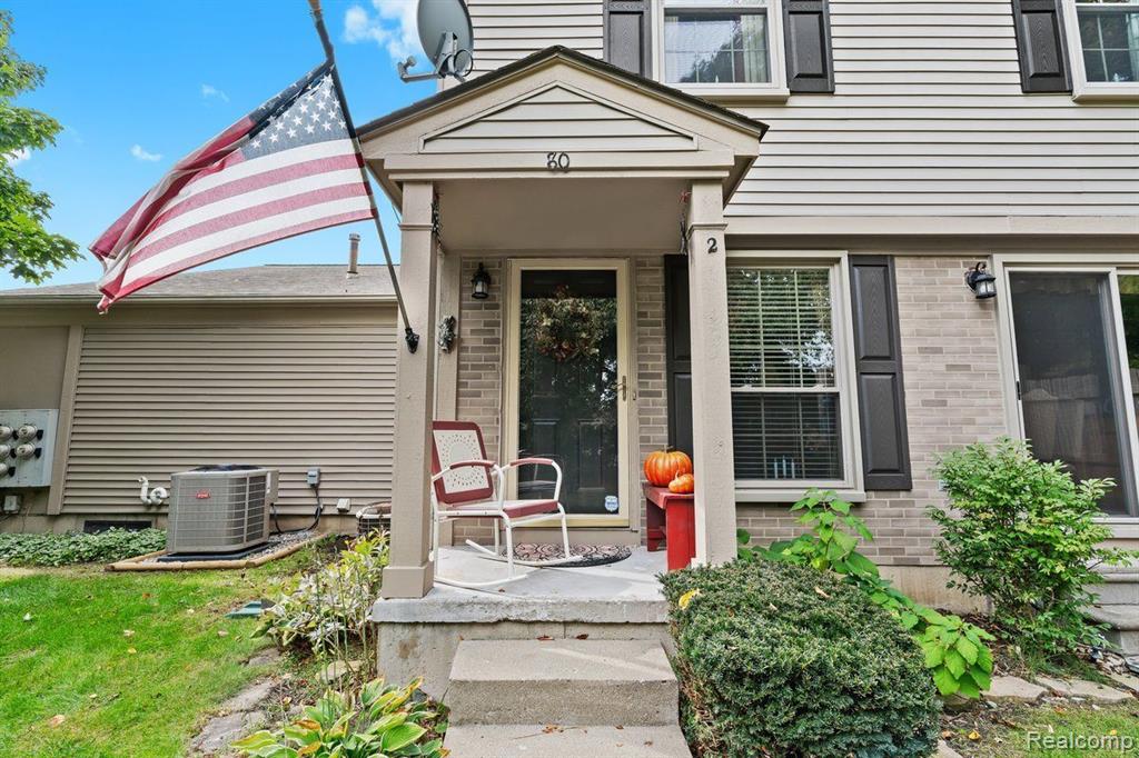 80 Pine Tree Ridge PINE TREE RIDGE Drive, 2, Waterford, MI 48327