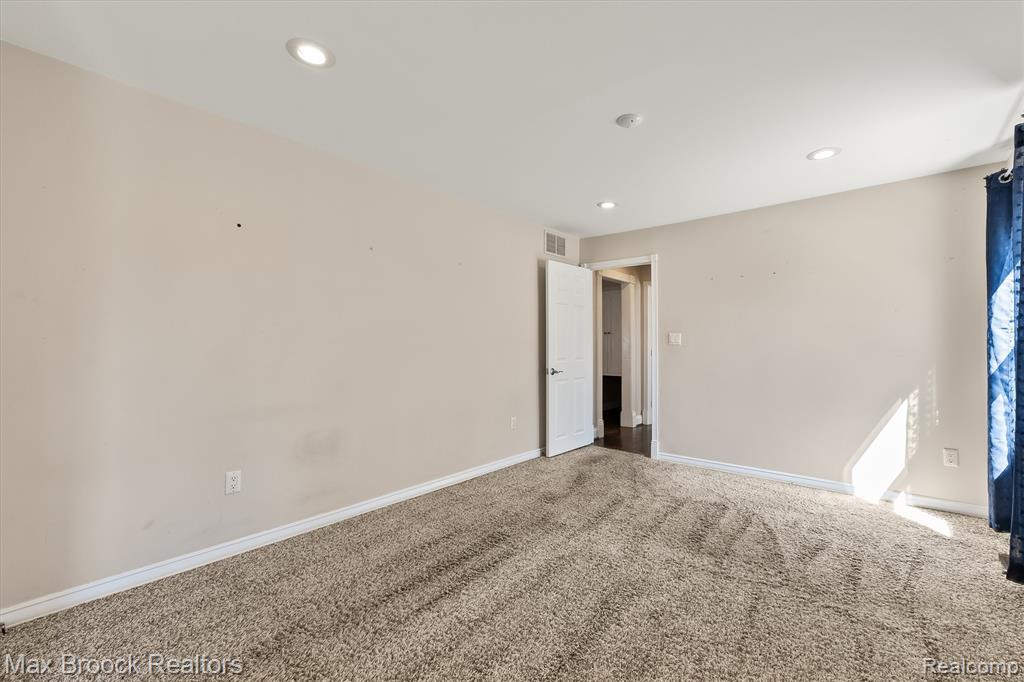 2375 Lakeside Drive, Highland, MI 48356 — Photo 20