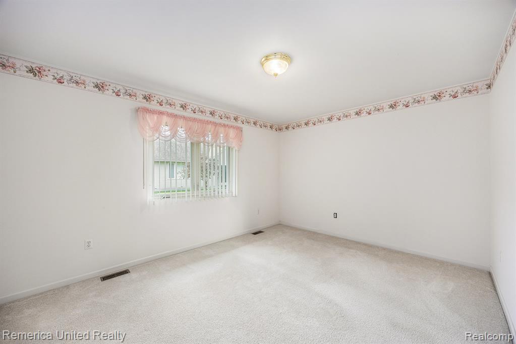 34880 Partridge Crossing, Richmond, MI 48062 — Photo 15
