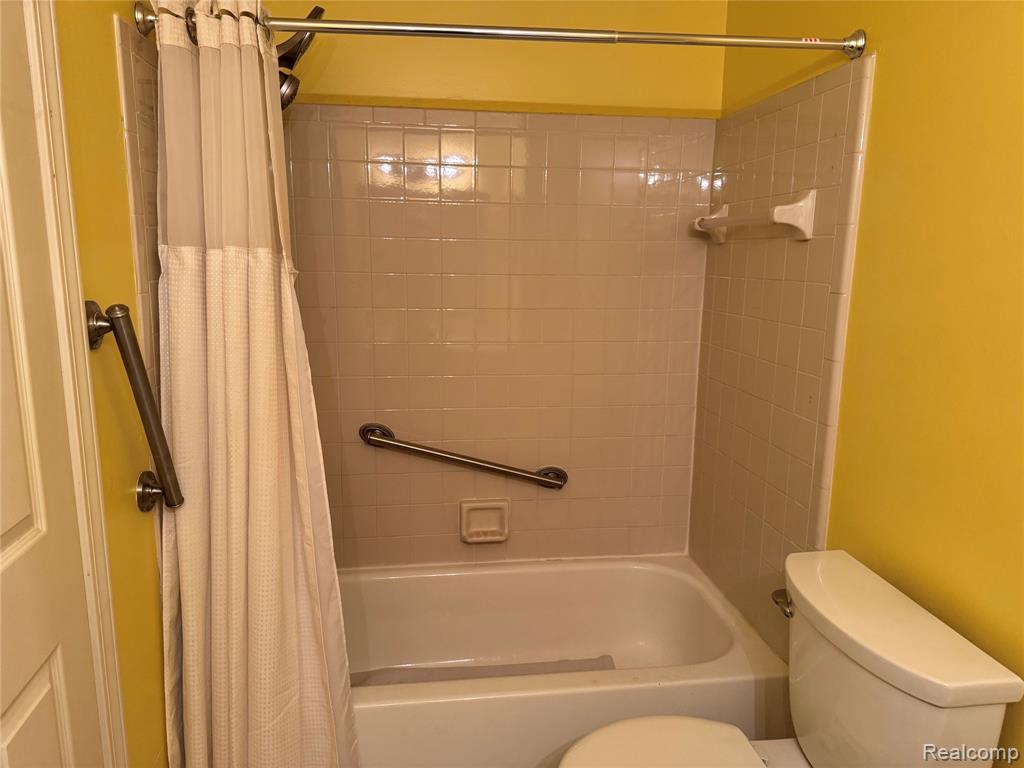 1597 Dover Hill S, Walled Lake, MI 48390 — Photo 15