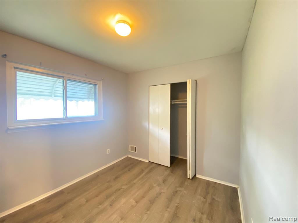6810 OLDHAM Street, Taylor, MI — Photo 9