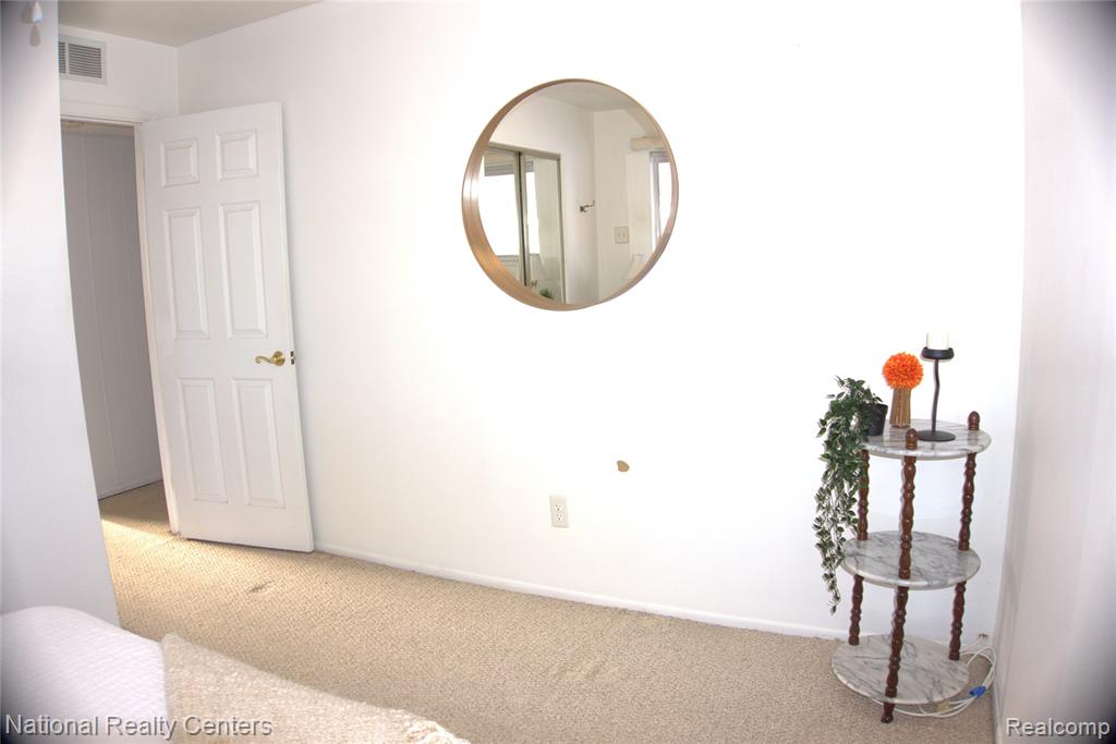 8074 Nightingale Street, Dearborn Heights, MI 48127 — Photo 13