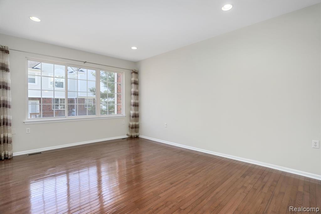29340 DOUGLAS Drive, 132, Novi, MI 48377 — Photo 11