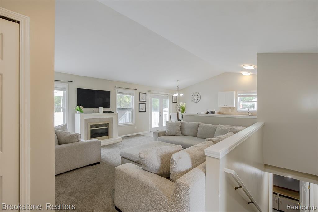 5039 Auker Drive, Grand Blanc, MI 48507 — Photo 5