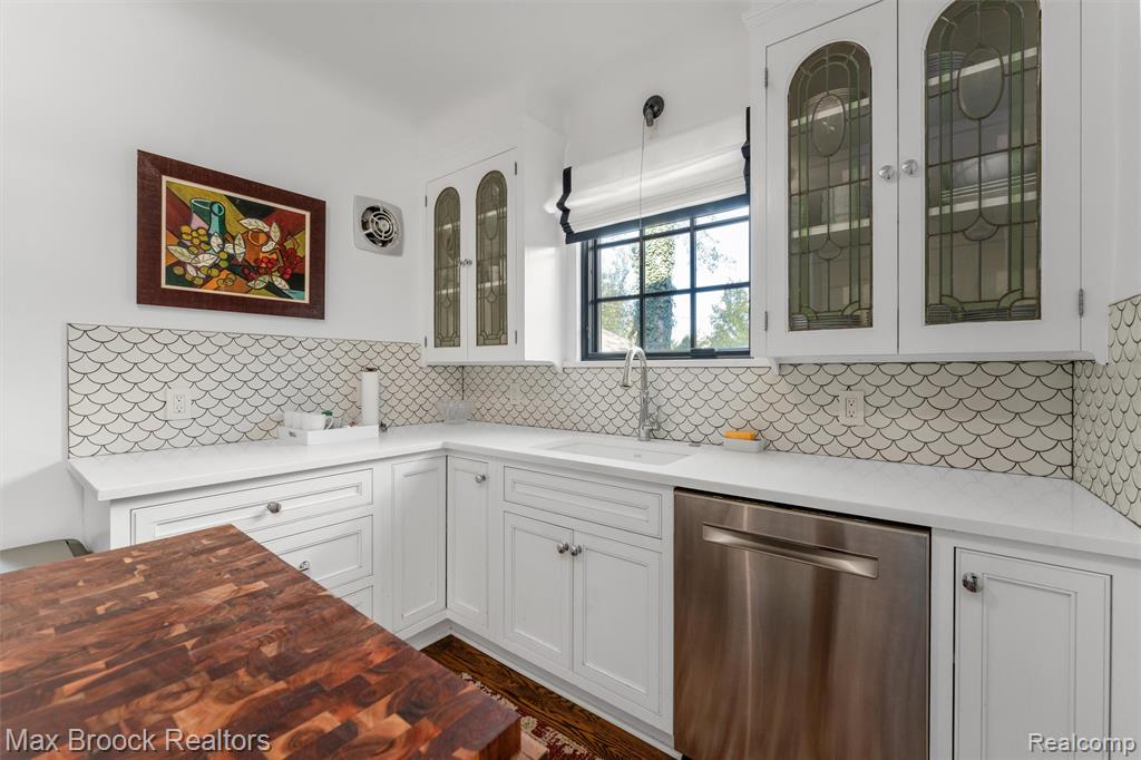 1425 Bedford Road, Grosse Pointe Park, MI 48230 — Photo 15