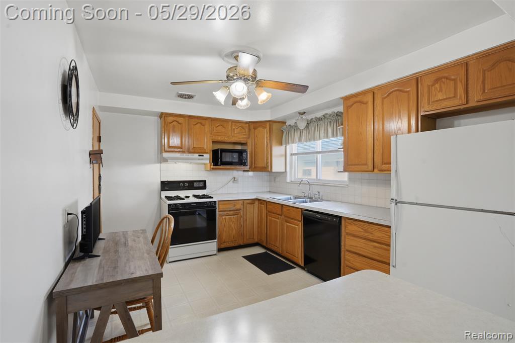 24237 Roxana Avenue, Eastpointe, MI 48021 — Photo 12