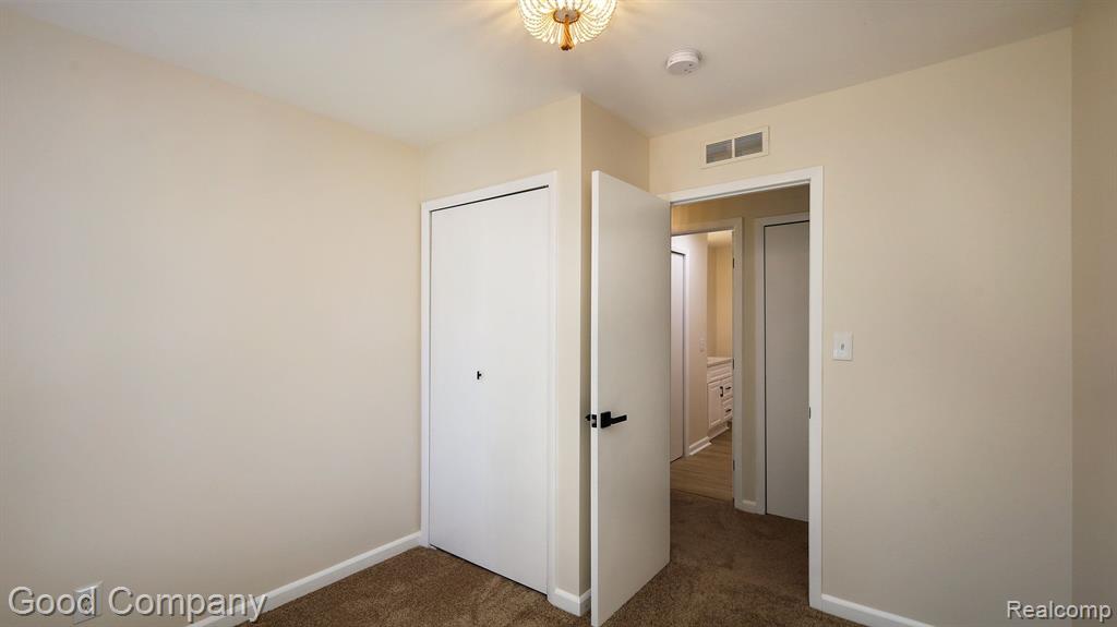 7250 SANDY BEACH Drive, Waterford, MI — Photo 18