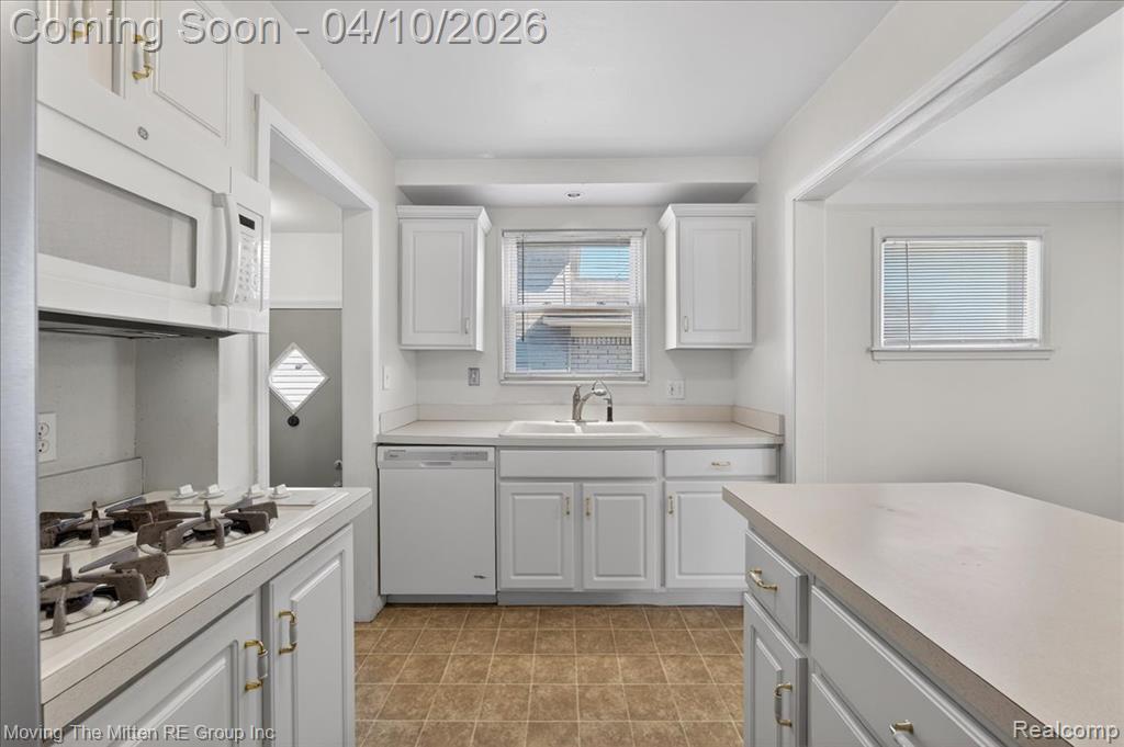 7134 Robinson Avenue, Allen Park, MI 48101 — Photo 12