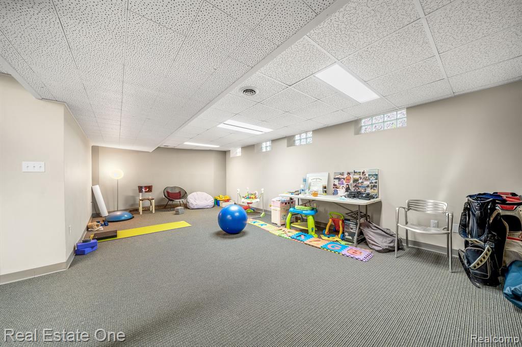 8519 HENDRIE Boulevard, Huntington Woods, MI — Photo 52
