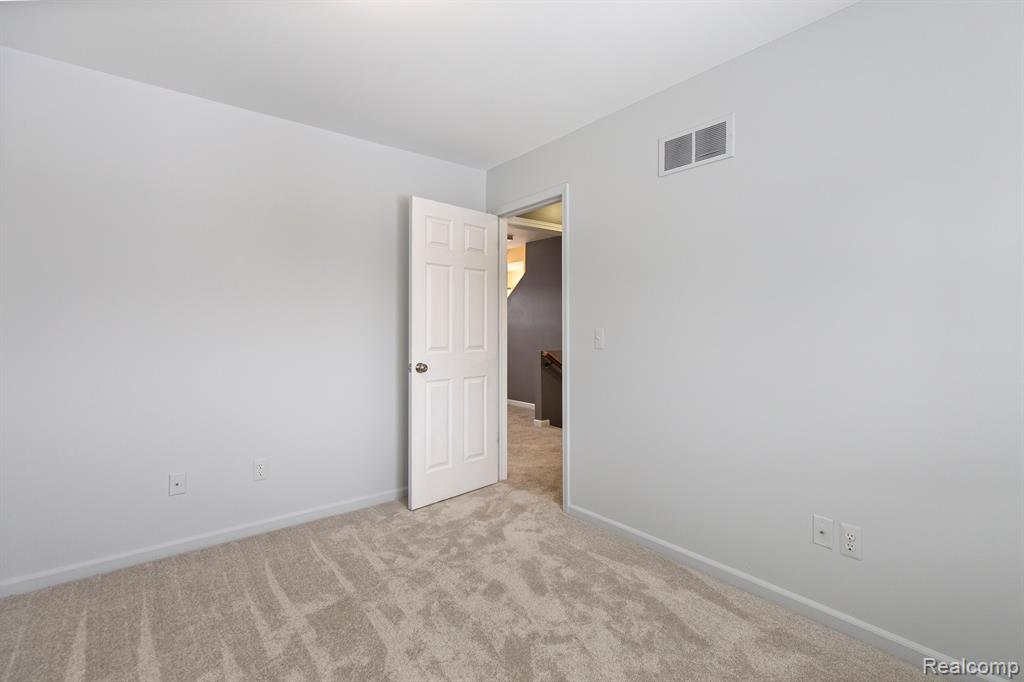 50444 THEODORE Lane, Chesterfield, MI — Photo 17