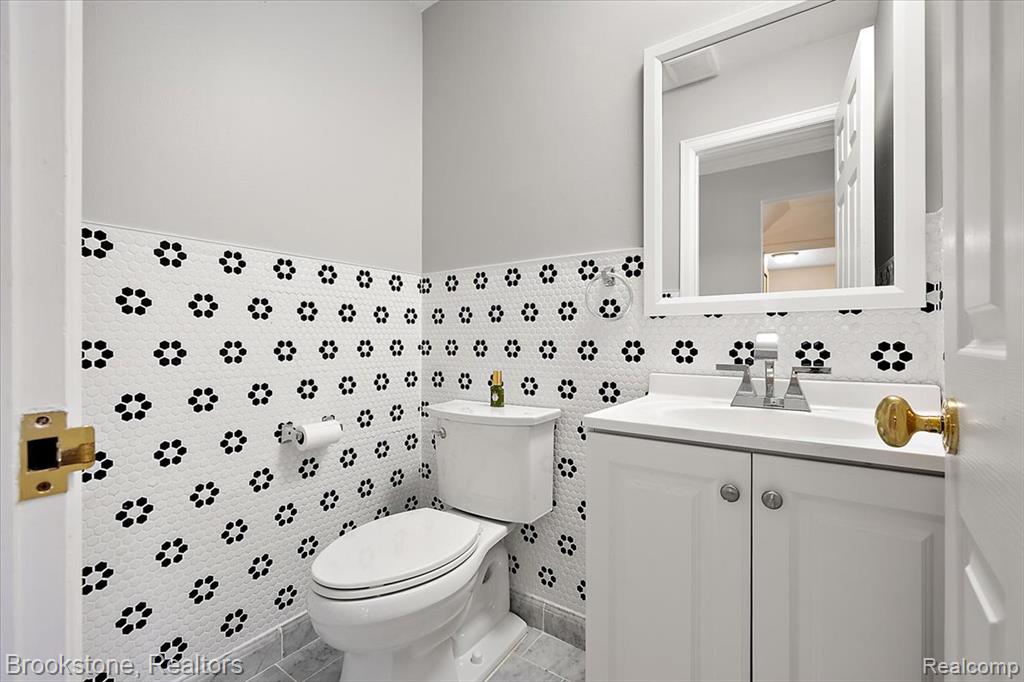 5138 Hale Drive, Troy, MI 48085 — Photo 24